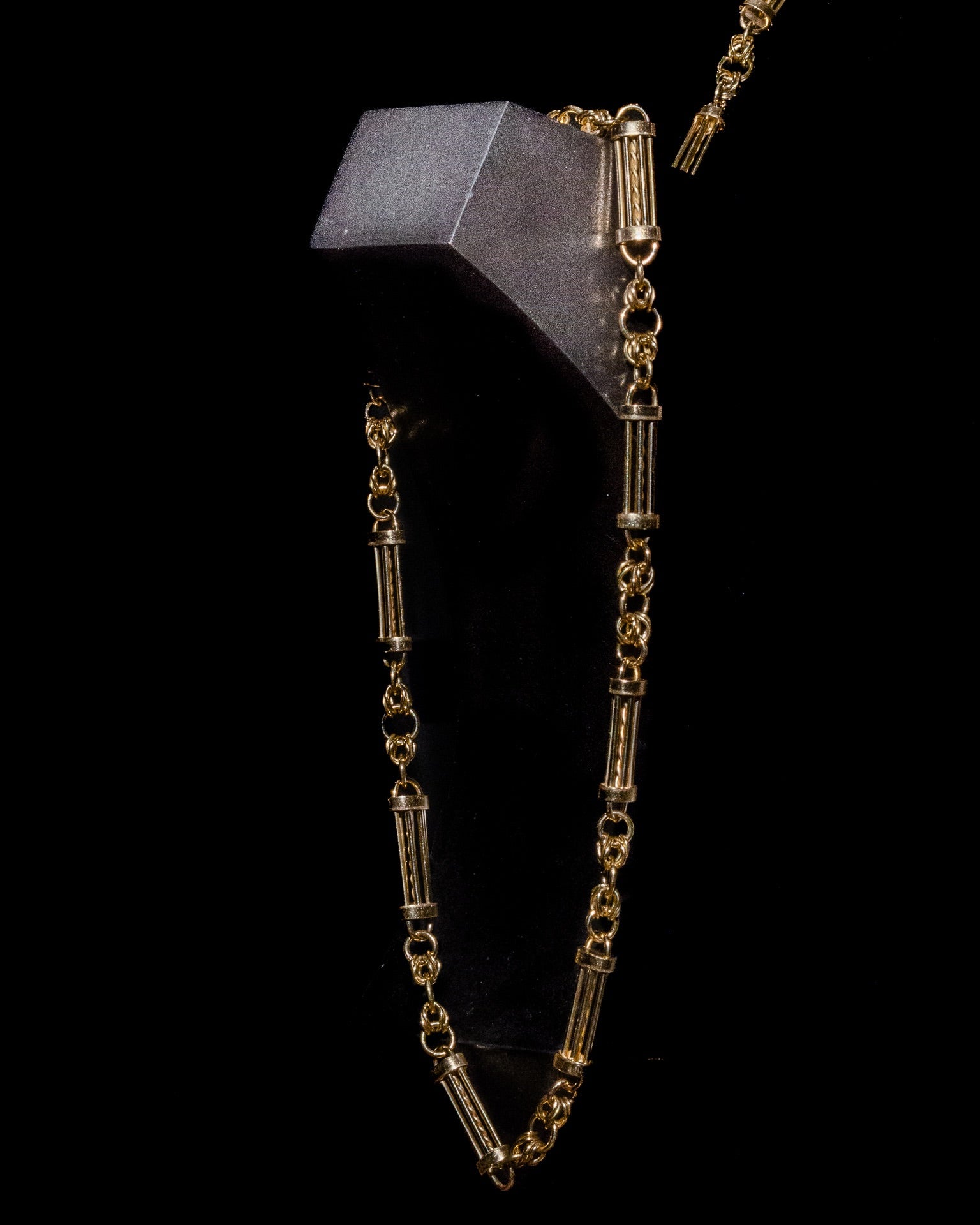 Oval Cage Necklace