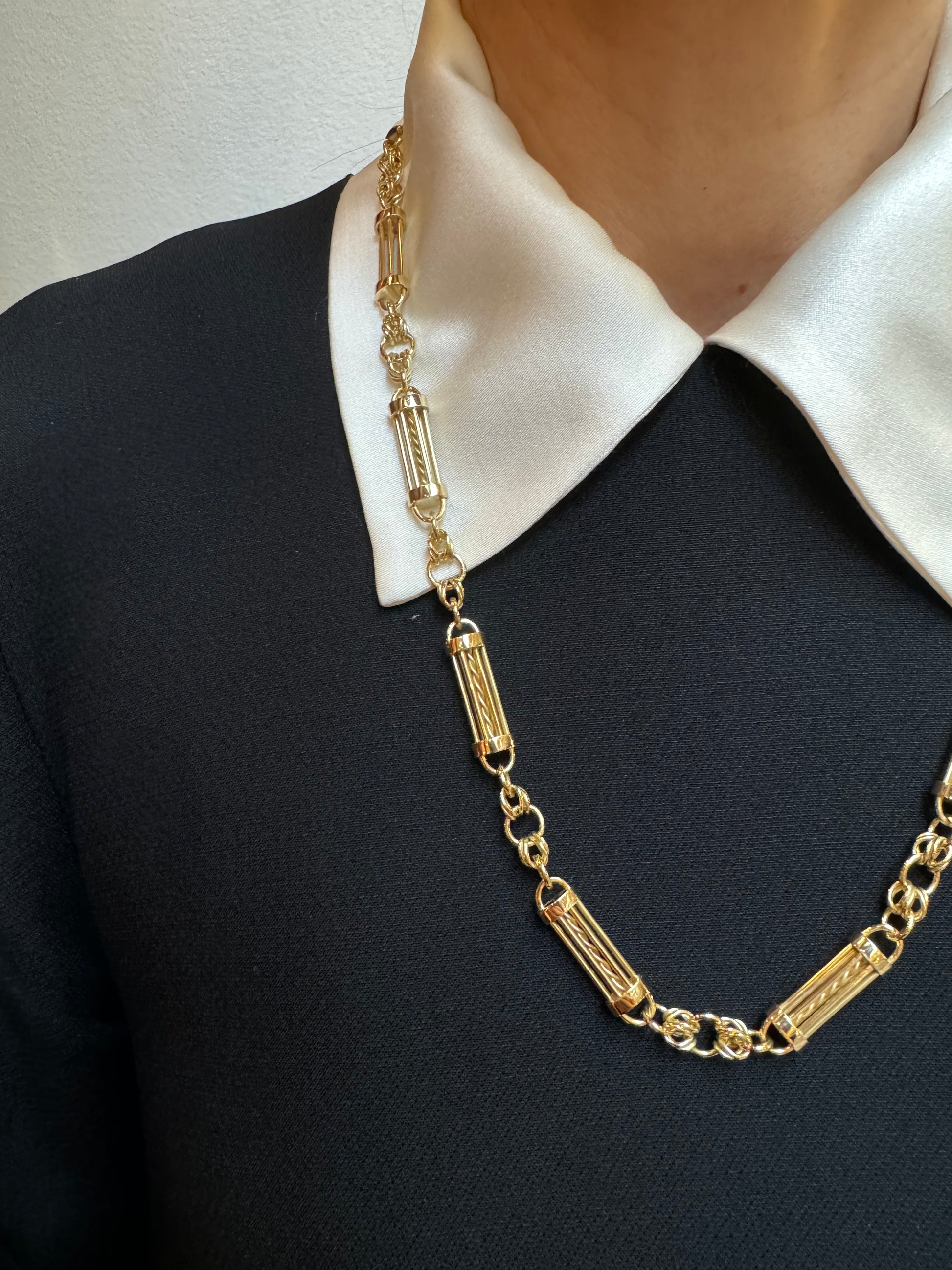 Oval Cage Necklace
